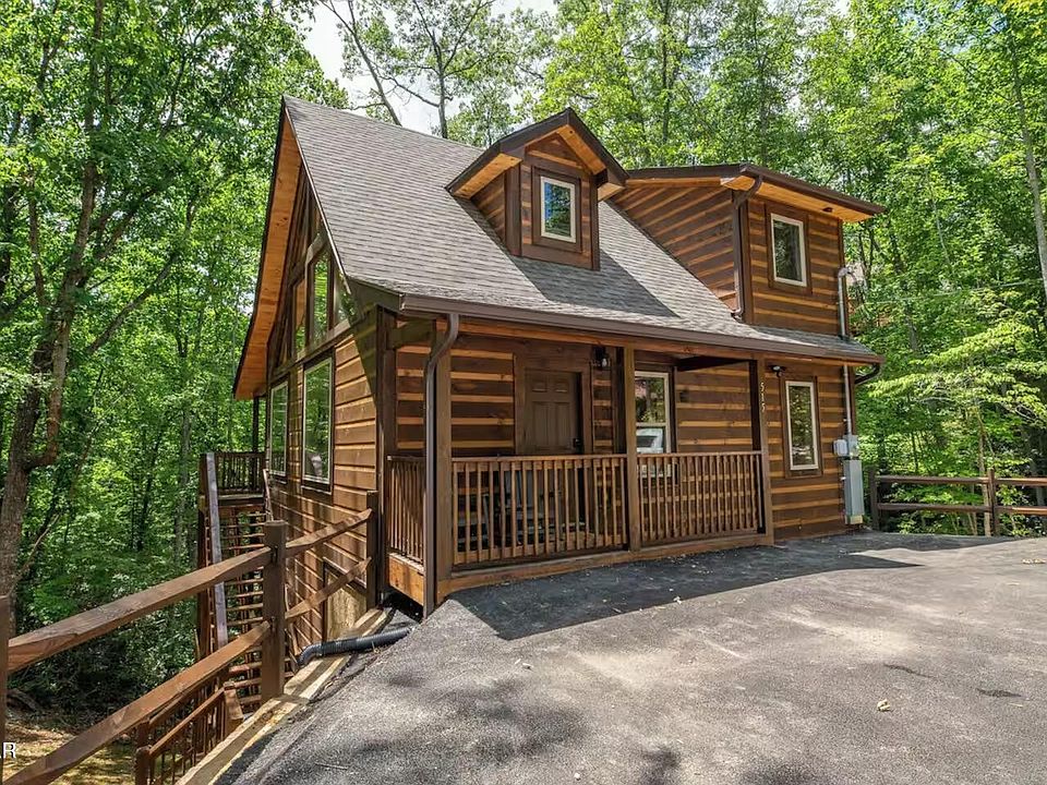 1st image of 515 Deer Path Ln