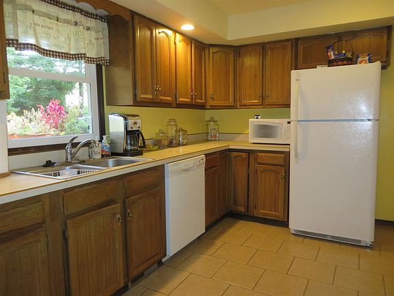 4th image of 8804 W Butternut Rd