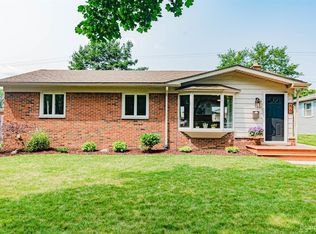 55 Tower Dr, Saline, MI 48176