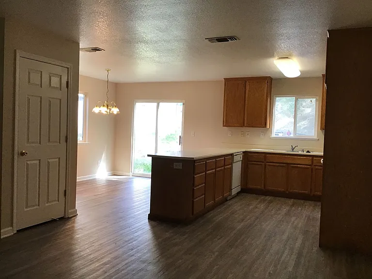 4012 Wimbledon Dr — Photo 5