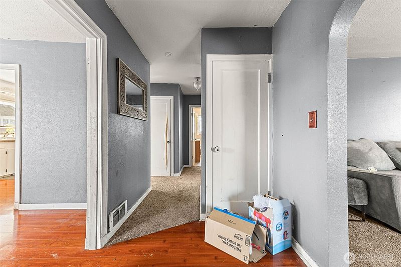 2nd image of 422 W 3rd Street
