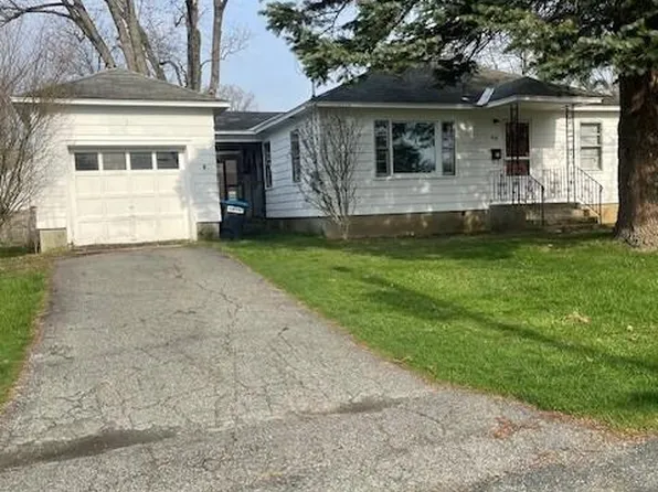 45 Lillian St, Pittsfield, MA 01201