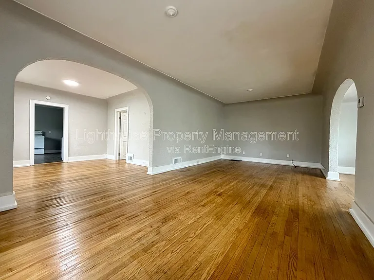 2145 8th St — Photo 6