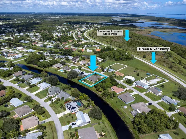 1662 SE North Blackwell Drive, Port St Lucie, FL 34952