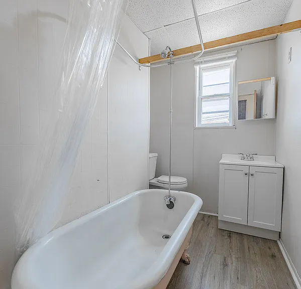 4901 Magoun Ave #2R — Photo 5