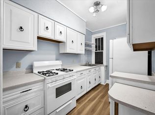 43 W North St #4, Galesburg, IL 61401
