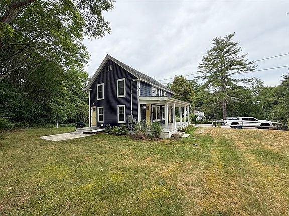 3rd image of 685 Moraine St