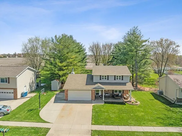 405 N East St, Hudson, IL 61748