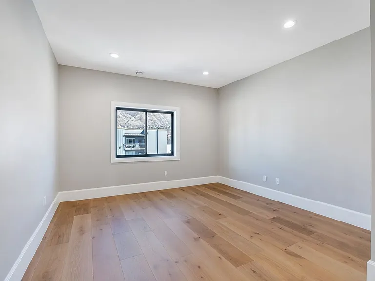 Jocelyn Court Townhomes — Photo 29