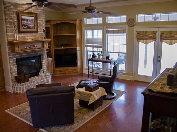 2nd image of 15853 Cumberland Way #6