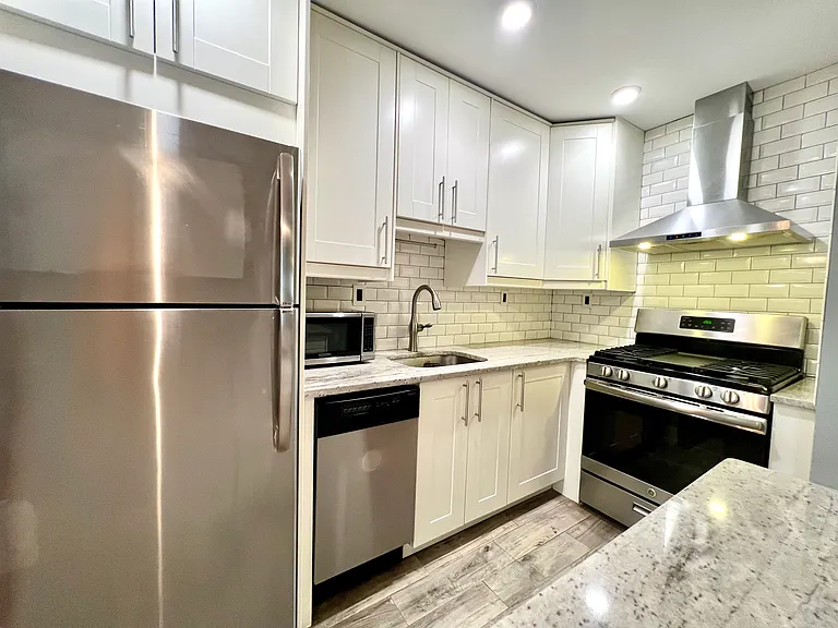 205 Washington Dr #205 — Photo 4