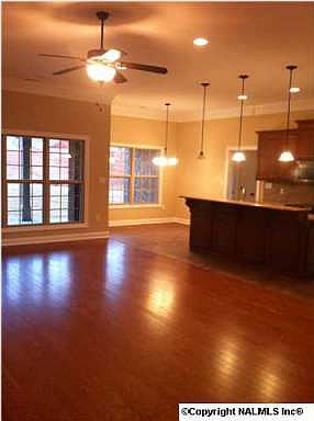 4th image of 7401 Parktrace Ln SE