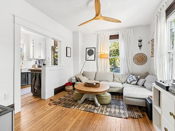 5th image of 406 E Markison Ave