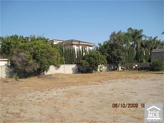 5th image of 1655 W Cerritos Ave