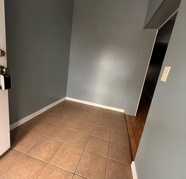 715 Noble Ave — Photo 11