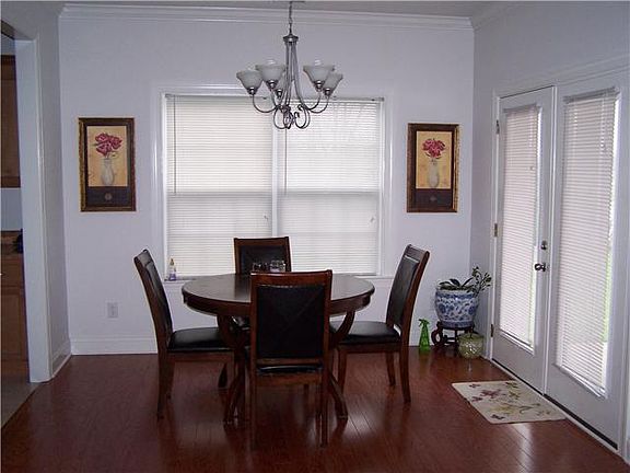 2nd image of 2810 Avington Ct