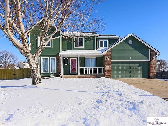 2nd image of 2110 Leigh Cir