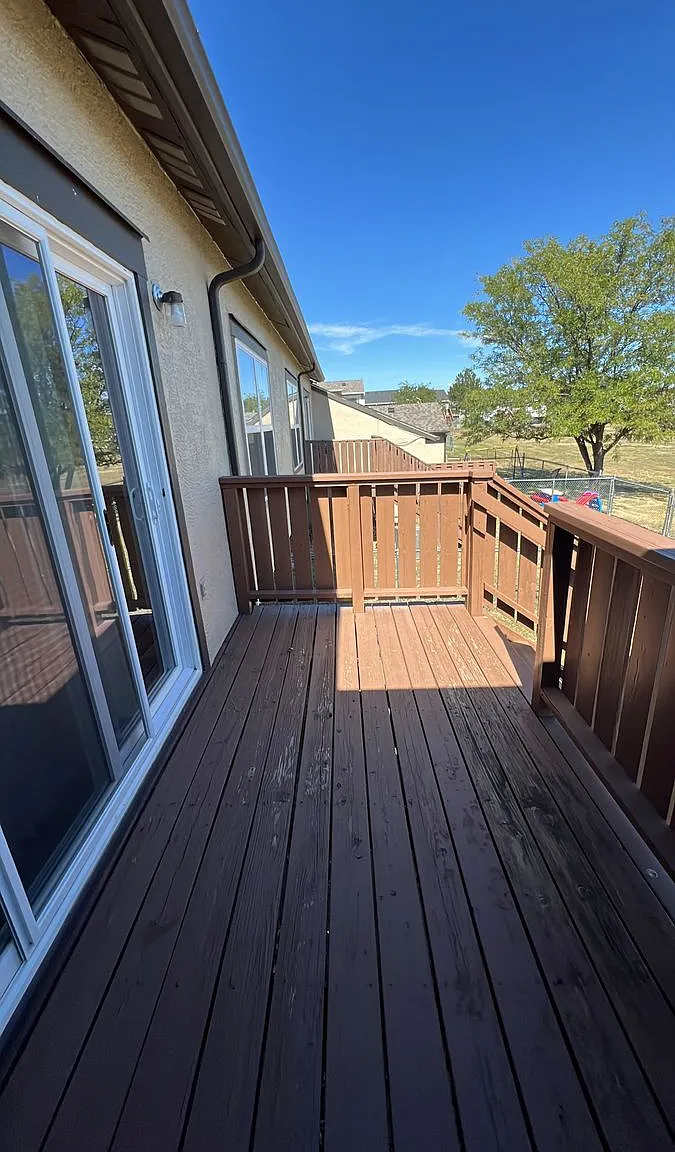 2 bed, 1.5 bath, 1066 sqft, $1,576 — Photo 2