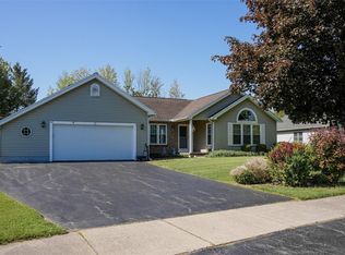 249 Cedar Creek Trl, Rochester, NY 14626