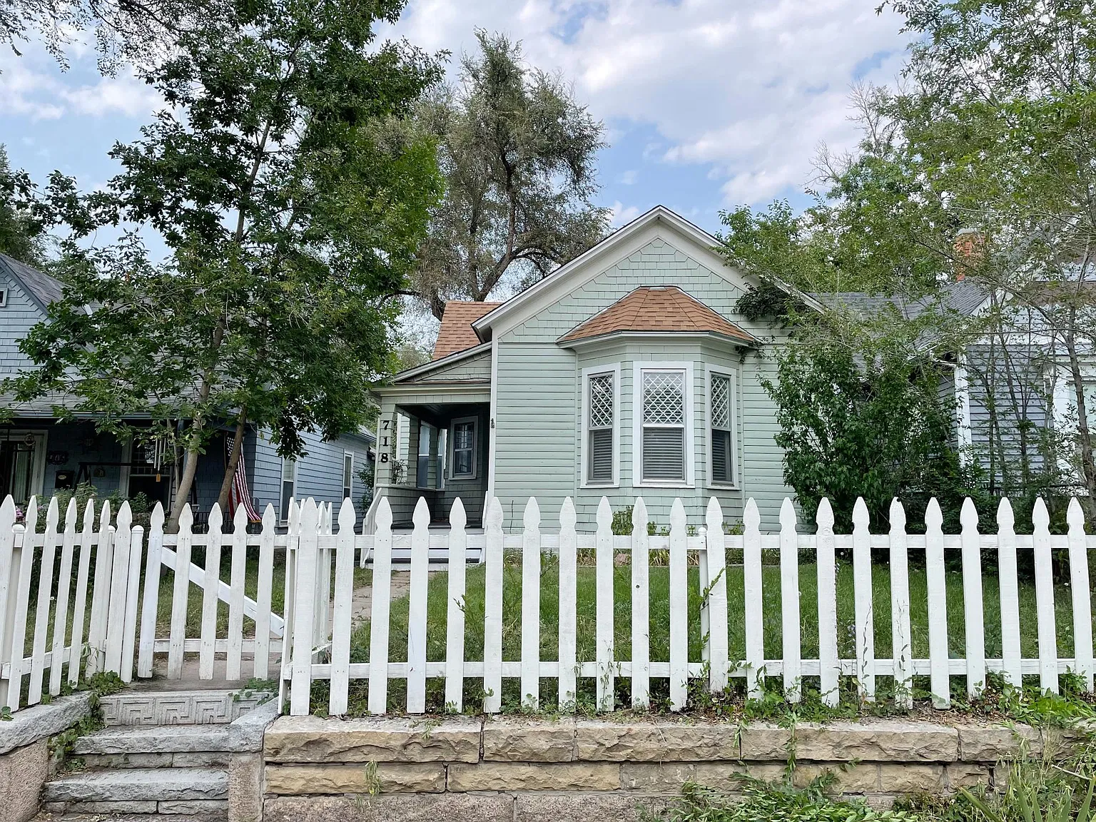 718 E High St — Photo 2