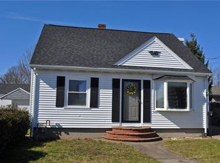120 Stearns St, Pawtucket, RI 02861