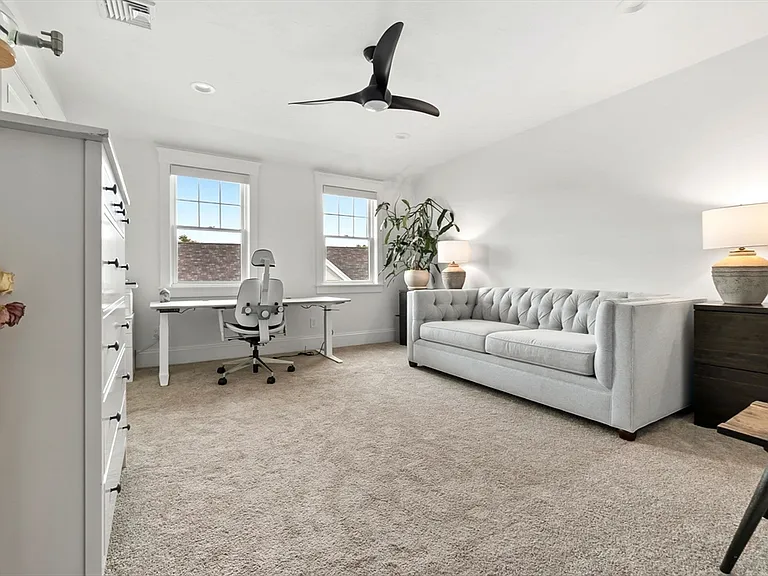 4 Gabaree Ct — Photo 33