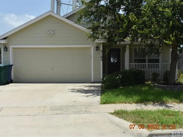 2105 Oak View Dr — Photo 1