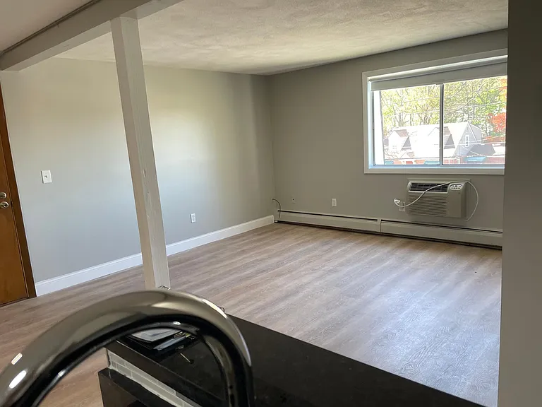 230 Phenix Ave #15 — Photo 3