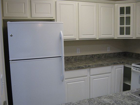 4th image of 09495 Summerhouse Dr APT 13
