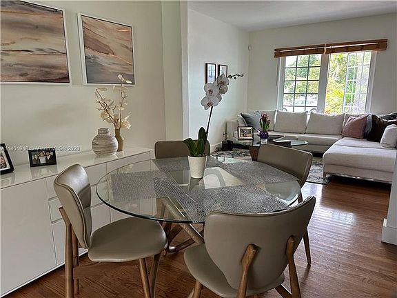4th image of 435 NE 71st St #435