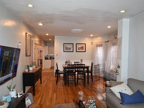 4th image of 37 Saxton St APT 1