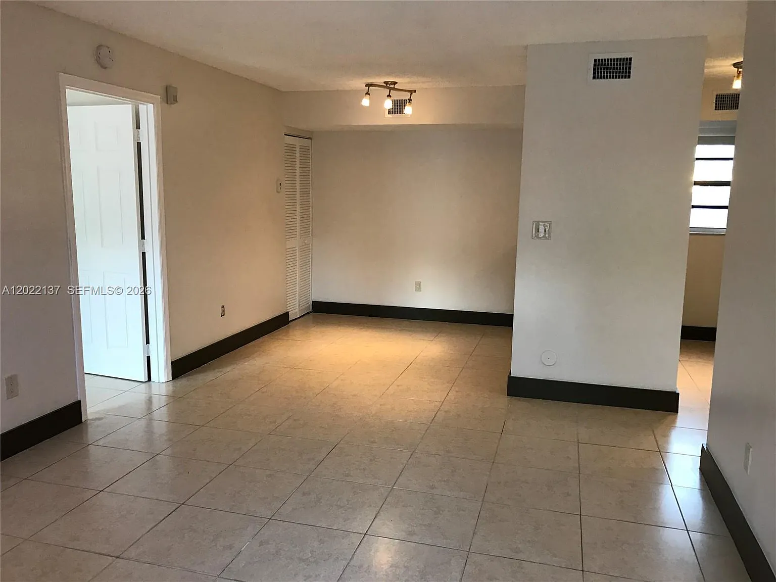 Moors Pointe Condo Ph 01 — Photo 2