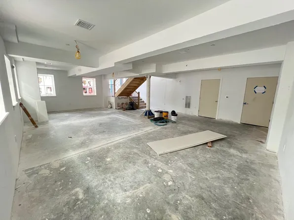 143 Christopher Columbus Drive image 11 of 15