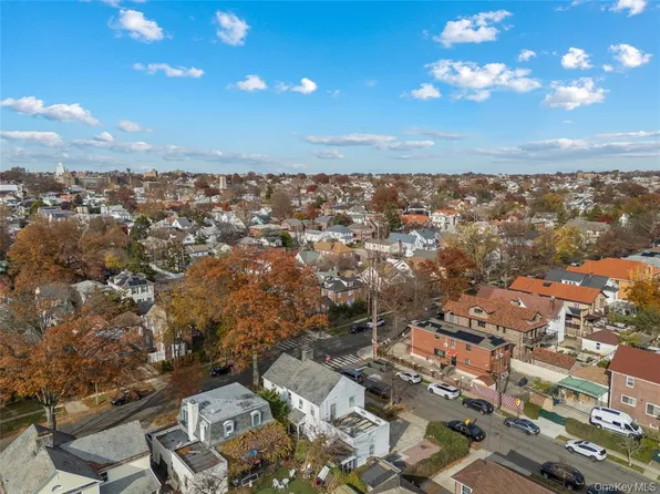 52-06 Bowne Street image 15 of 16