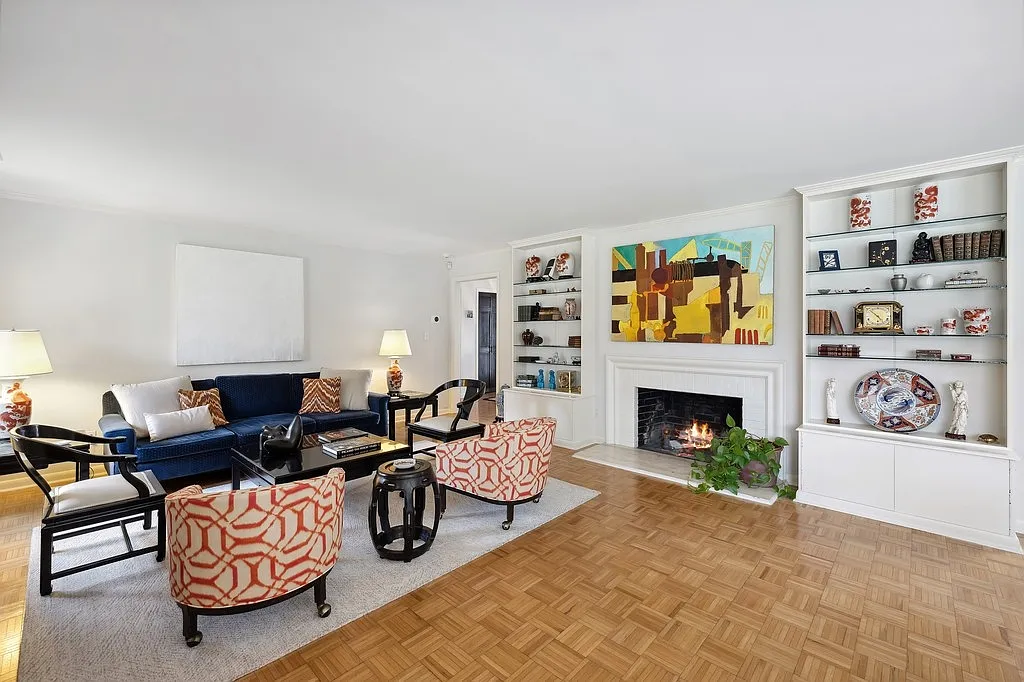 Mid-Century Beach House in East Hampton Village. — Photo 3