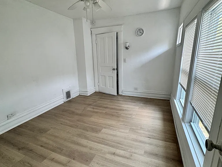 435 1/2 N Pine St #2 — Photo 6