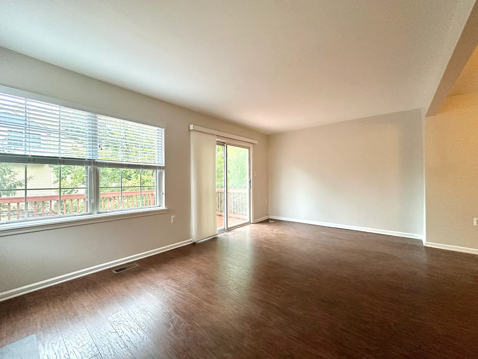 3 bed, 1244 sqft, $3,300 — Photo 3