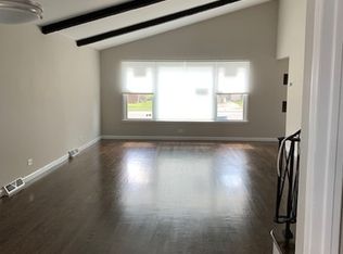 8705 S 52nd Ave, Oak Lawn, IL 60453
