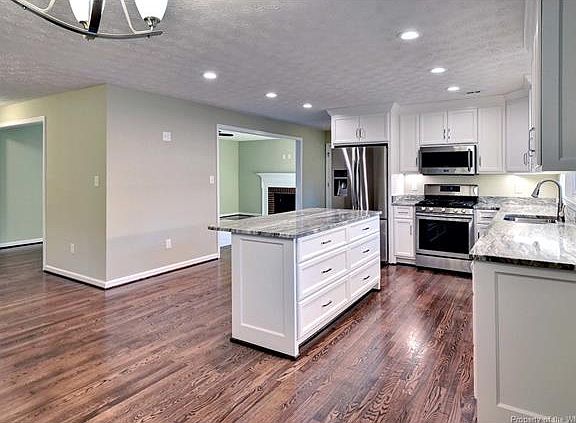 3rd image of 37 Timberline Cres