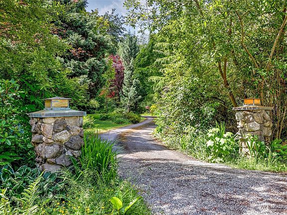 2nd image of 8883 NE Wardwell Road