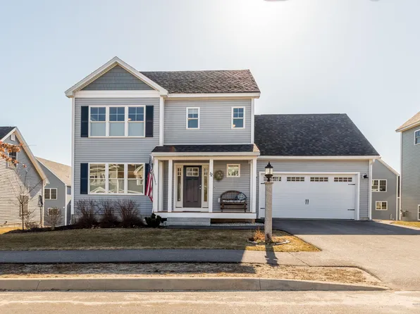 12 Clipper St, Cumberland Foreside, ME 04110