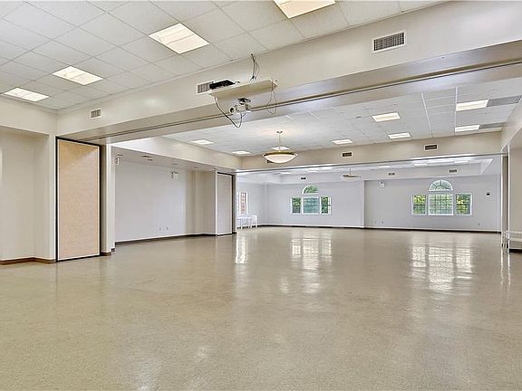 5th image of 301 Admiral Ln #1303D