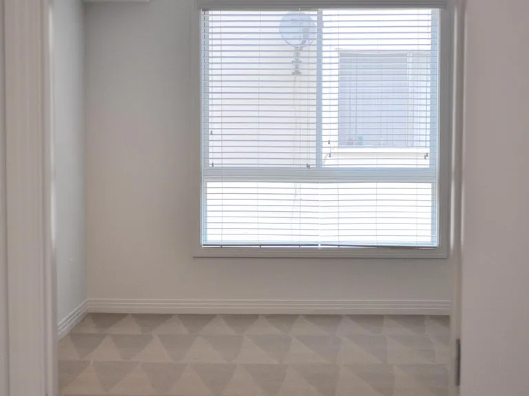 417 S. Barrington Avenue — Photo 5