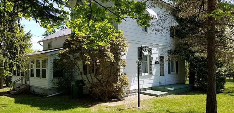 2nd image of 720 720 Clarksville Rd