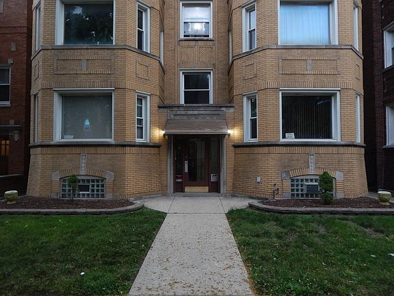 3rd image of 8229 S Eberhart Ave