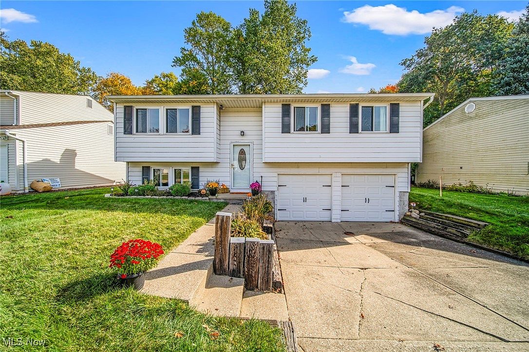 5771 Marine Pkwy, Mentor On The Lake, OH 44060 | Zillow