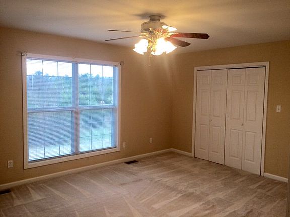 3rd image of 110 N Pond Ct