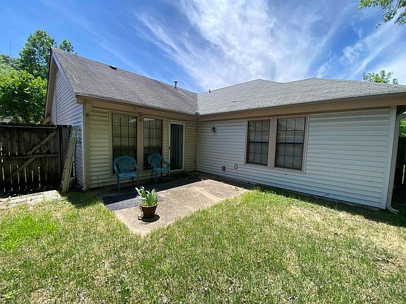 3rd image of 6916 Tobin Dr N