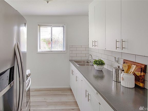4th image of 759 Valentine Ave SE