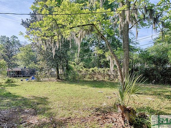 5th image of 2107 N Fernwood Dr